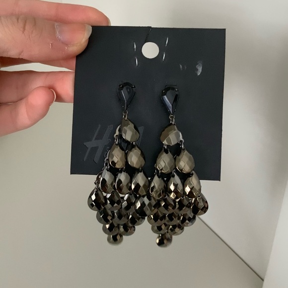 H&M Tear Drop Beaded Gun Metal Black Dangle Statement Trendy Earrings Brand New - Picture 2 of 7